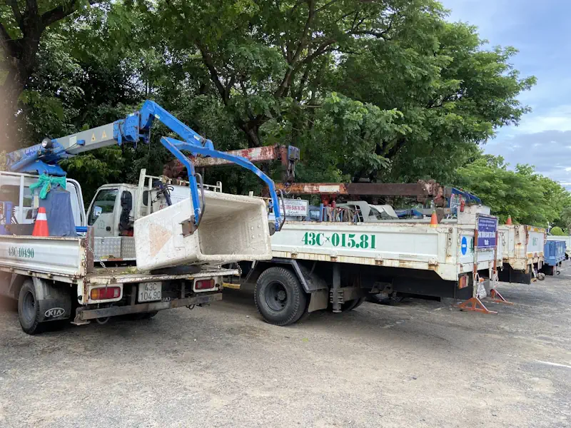 Đội 10 xe cẩu tải cắt tỉa cây xanh tại Đà Nẵng của SONGANHHYG