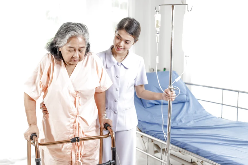 Dịch vụ chăm sóc người bệnh người  già tại nhà ở Đà Nẵng chuyên nghiệp