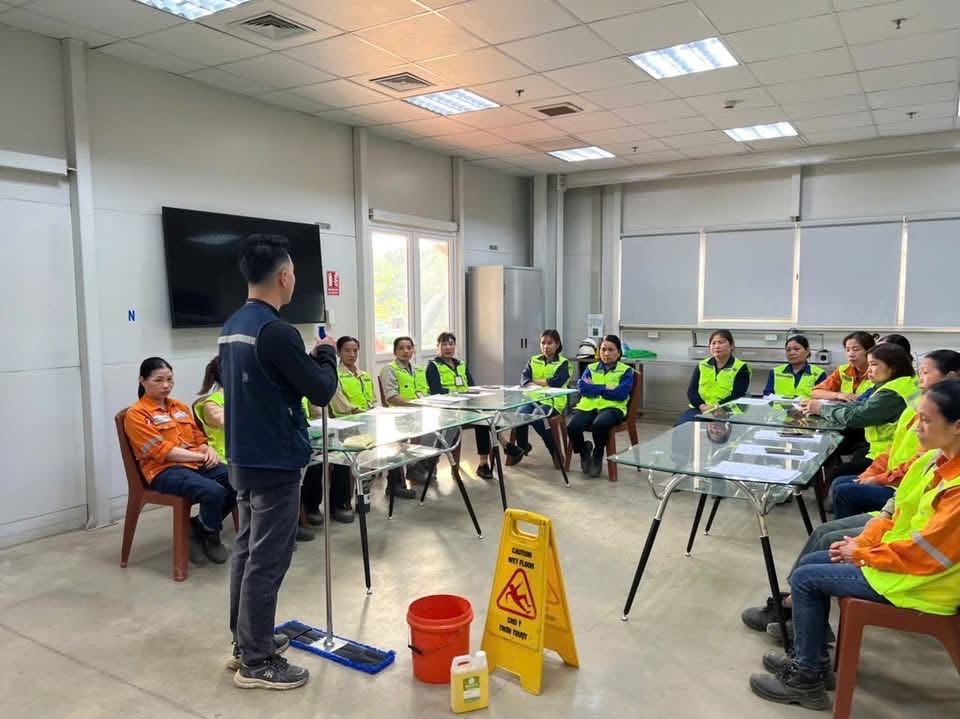Trung tâm đào tạo nghề vệ sinh tạp vụ nội bộ cho doanh nghiệp