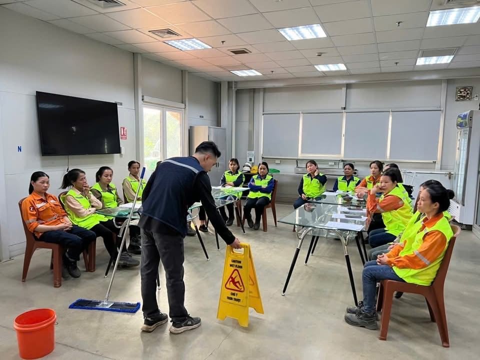 Giáo trình Đào tạo dạy nghề vệ sinh tạp vụ cho doanh nghiệp tại Đà Nẵng